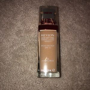 REVLON Age Defying Foundation